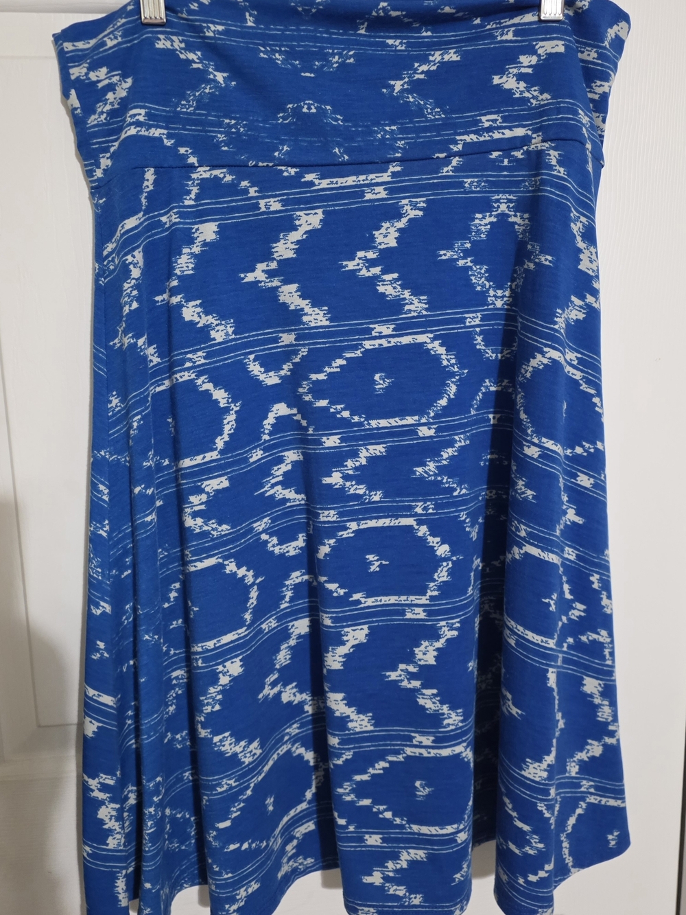 Mid-length Skirt W/bandeau Style Waitband, Slight Flare